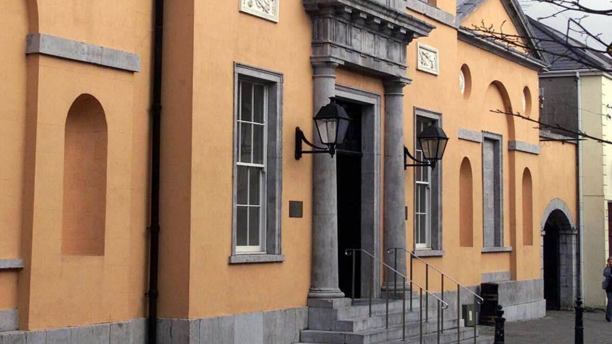 Man who talked about ‘slicing Irish babies’ to represent himself in court