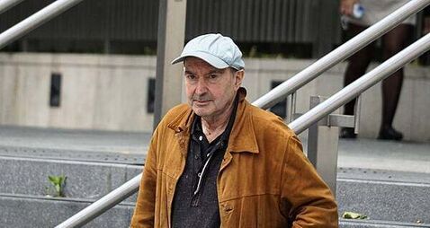 Book dealer cleared of selling stolen 'extraordinarily rare' €2,000 Heaney editions