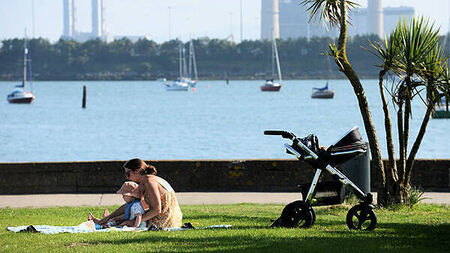 Ireland heatwave: Met Éireann issues high-temperature warning for weekend