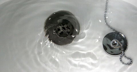 What's going on with the water pressure in Newbridge?