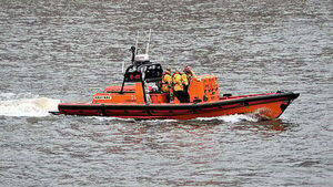 Two people rescued from 40ft yacht in Kinsale