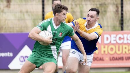 Ryan's late scores send Sash into winners' group