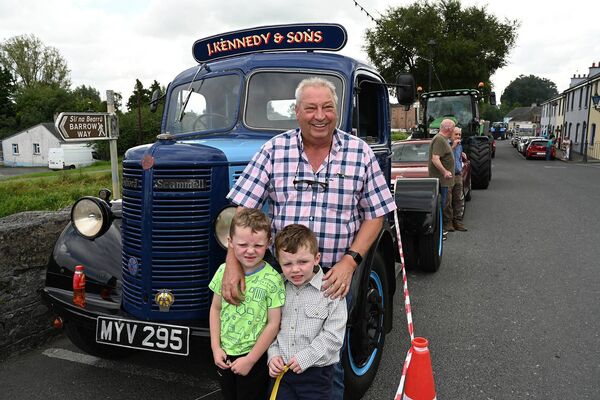 Mickey, Timmy and Jimmy Kennedy and thei 1950r Bedford Scammell Mickey, Timmy and Jimmy Kennedy and thei 1950r Bedford Scammell