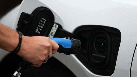 Number of new electric cars licensed a third higher than in 2024