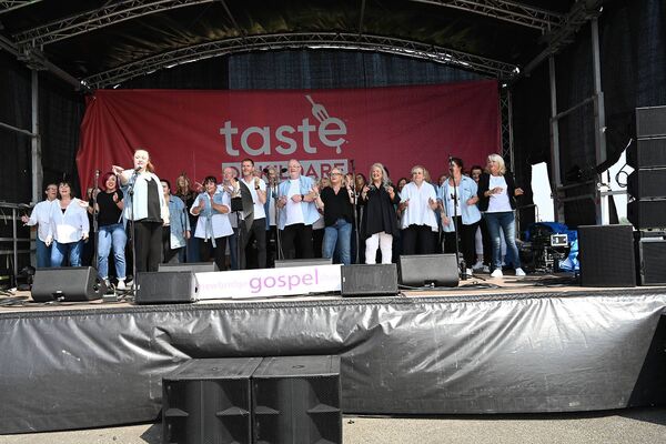 Lisa Nagle leading an energising performance from the Newbridge Gospel Choir 