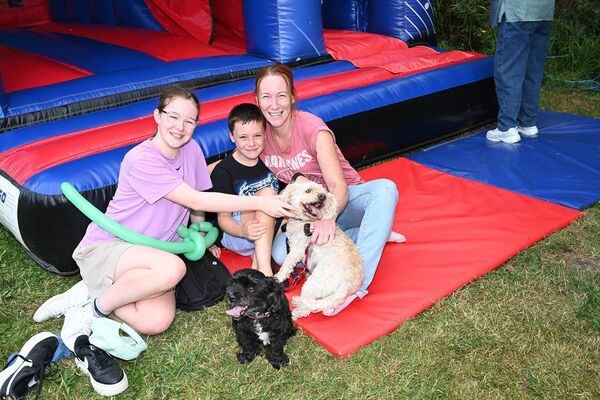 Sarah, Daithí and Lorraine O'Toole and their dogs Dinny and Luna Sarah, Daithí and Lorraine O'Toole and their dogs Dinny and Luna