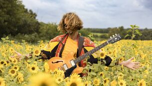 <p>Guitarist Max Zaska brings his 6-piece band ZASKA to Monasterevin for his first home show</p>