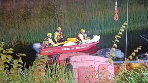 Tractor plunges into canal near Kildare/Laois border
