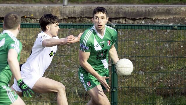 The platform built around the midfield by Shea Ryan and others helped Sarsfields come back from 12 points down against Johnstownbridge Photo: Sean Brilly <p>The platform built around the midfield by Shea Ryan and others helped Sarsfields come back from 12 points down against Johnstownbridge Photo: Sean Brilly</p>