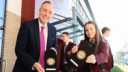 Pilot scheme to stop NI pupils using phones during school day begins