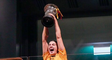 Larries ladies lift LGFA title