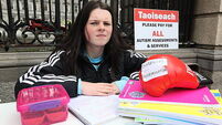 Tánaiste commits to examining therapist recruitment process
