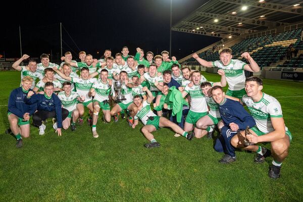 Sallins celebrate with the trophy Sallins celebrate with the trophy