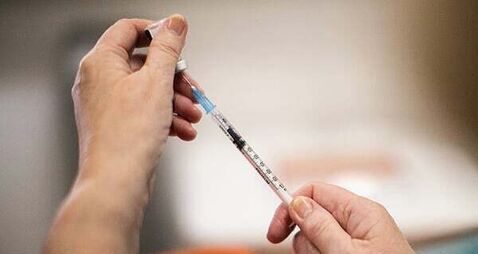 Doctors issue warning over hormone disorder Covid-19 vaccination risk