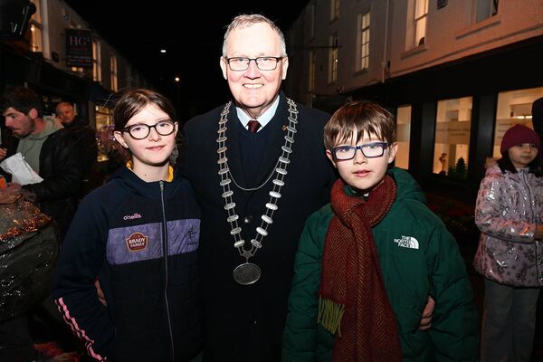 Mary Rose and Chris Kennedy with Noel Heavey, Mayor of Kildare-Newbridge Municipal District
