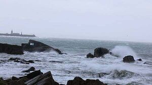 Yellow wind warning issued for three counties