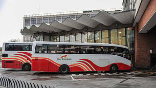 Private bus operator receiving calls from parents after children left stranded by Bus Éireann Private bus operator receiving calls from parents after children left stranded by Bus Éireann