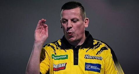 Dave Chisnall crashes out of World Championship in second round