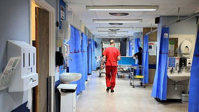 Public patient waiting lists grow by 80,000 despite €420m funding boost