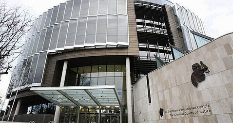 Woman with 165 convictions jailed for robbing the same shop twice