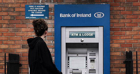 Poll: Is cash king? Or should banks go cashless?