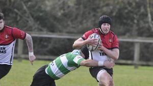 Seven-try Cill Dara cruise past Balbriggan