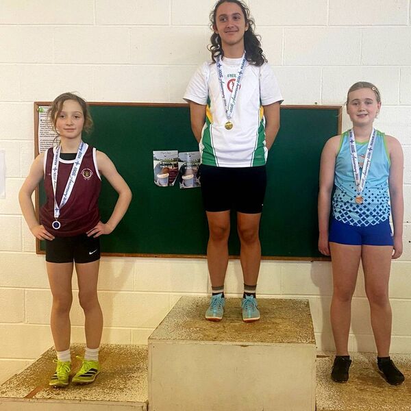 Girls u12 60m (L to R): Eabha Rossiter (Crookstown-Millview), Maya Rus (St Coca's) and Eve Smullen (Tir Mona).