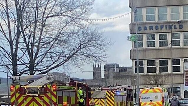 Man rescued after falling off boat on the River Shannon