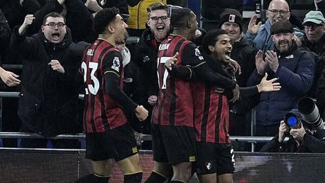 Amine Adli scores winner as in-form Bournemouth come back to beat 10-man Everton