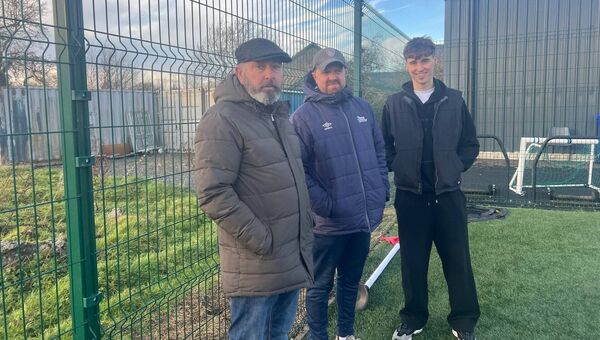 Cathal McCarthy (right) with his father Gearoid and Jamie Smith on a recent visit to Klub Kildare
