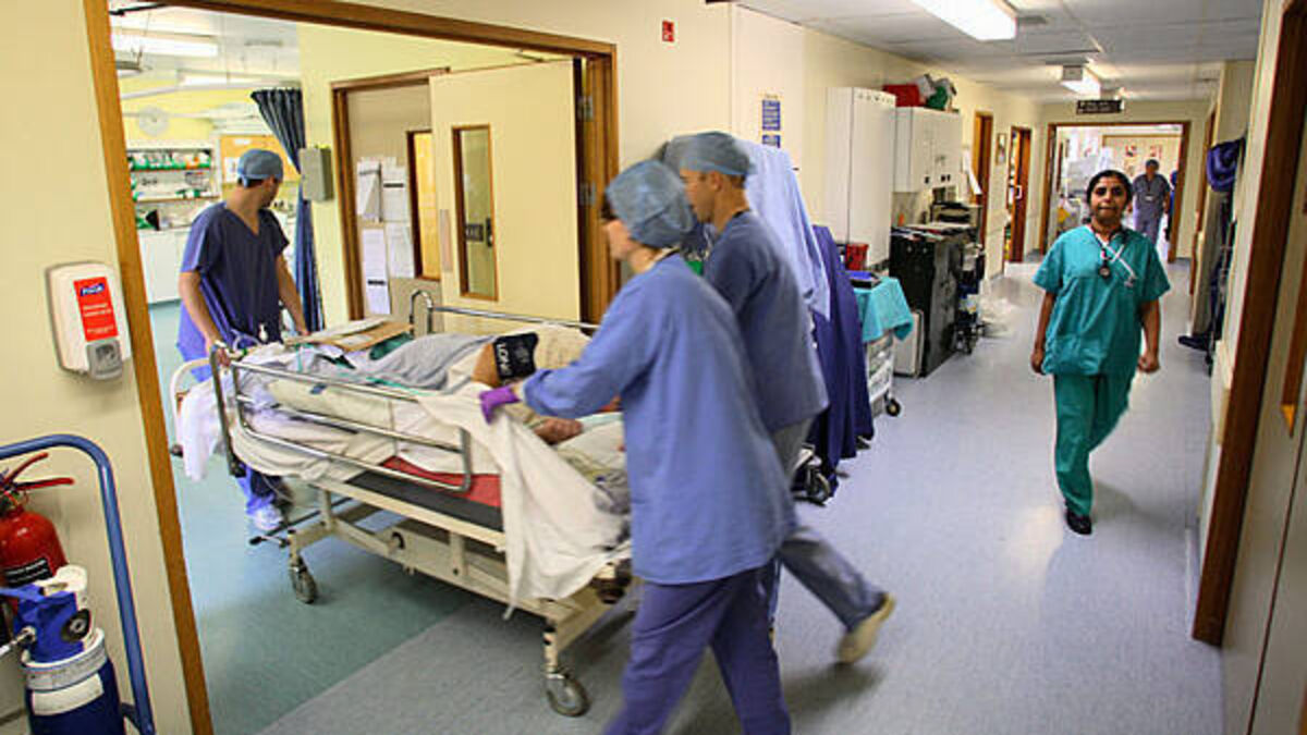 Family of young girl with scoliosis forced to travel to the US for surgery