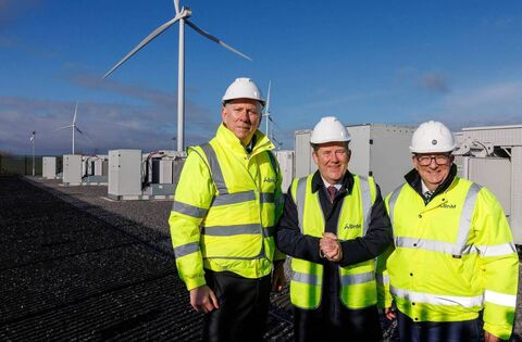 Minister visits lauds battery storage centre near Kildare/Offaly border
