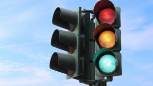 Traffic lights changing too quickly for pedestrians in Kildare town, local reps claim