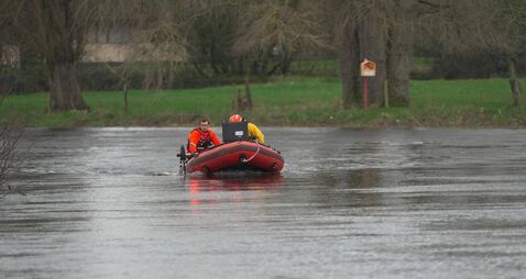Elderly man reportedly entered Barrow in Athy