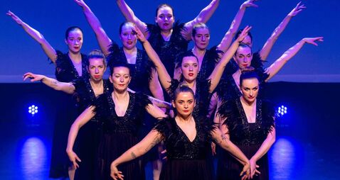 Dancers wow with Moat  Theatre performance