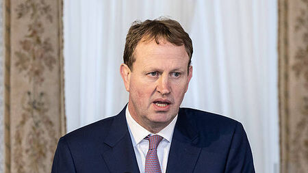 Electronic tagging for offenders delayed again