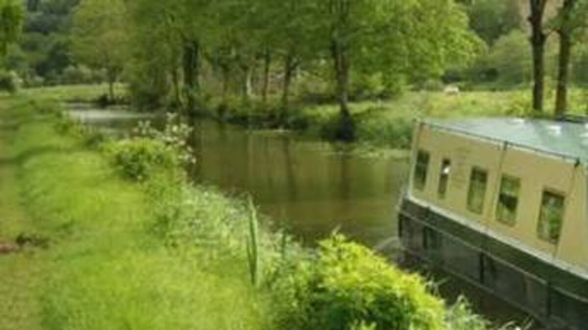 Barrowline cruise company highlight issues detrimental to their business as tourist season gets underway