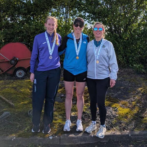 The Ladies Intermediate winners; Gill Clyne (Clane) (gold), Martina O’Sullivan (Celbridge) (silver) and Ruby Jo Cowdell (Naas) (bronze).