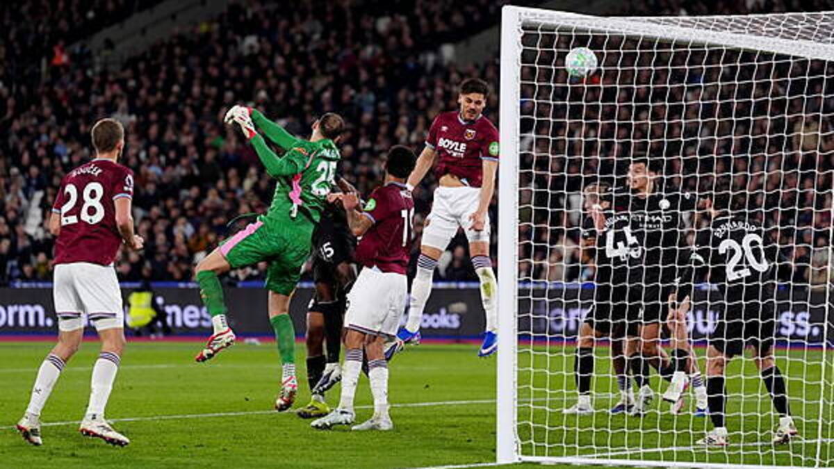 Man City watch title bid falter after being held by West Ham