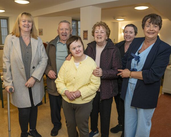 Fiona with her sisters and parents, Annemarie Farrell, Frank and Josie Doyle, Caroline Farrell and Lorraine Grogan Fiona with her sisters and parents, Annemarie Farrell, Frank and Josie Doyle, Caroline Farrell and Lorraine Grogan