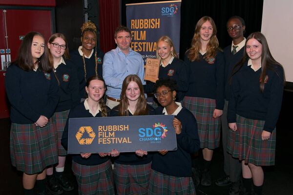 Richard Curtin of Kildare Co. Co. presents the ‘Best Film’ Award to students from Coláiste Chiaráin Leixlip Community School for their film ‘Blinded’