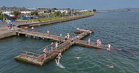 Poll: Do you feel happier in summer or in winter?