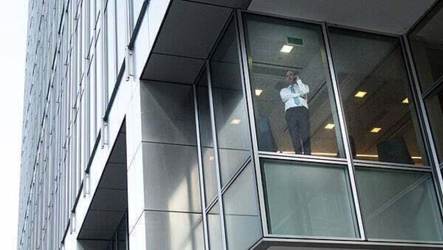 Men twice as confident as women in asking for a pay rise, survey shows