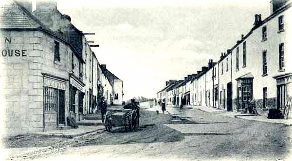 The upper main street around 1900 (Photo Robert French/Lawrence Collection). The upper main street around 1900 (Photo Robert French/Lawrence Collection).
