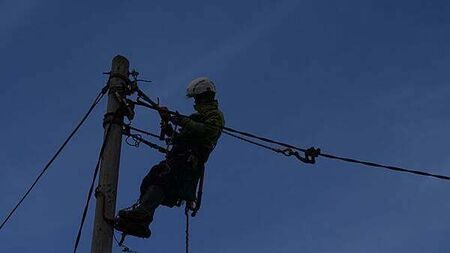 Storm Dave: ESB crews continue to fix outages as winds settle down