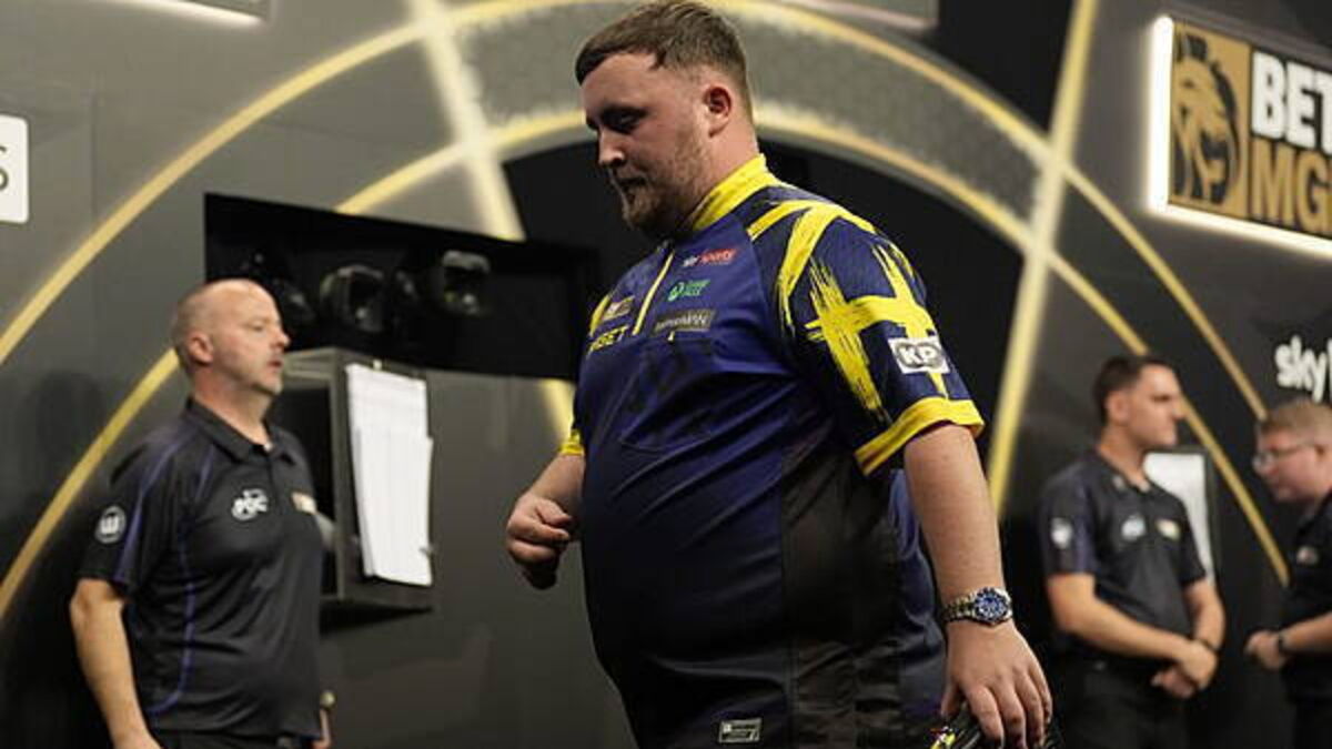Luke Littler jeered in Brighton after losing top spot to Jonny Clayton