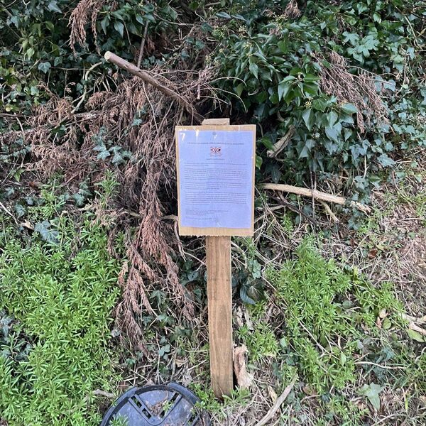 The site notice at Ballindrum cross