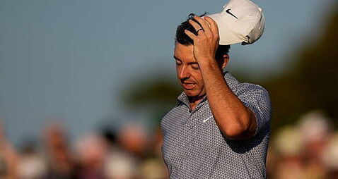 Rory McIlroy looks for answers on the range as Masters lead vanishes