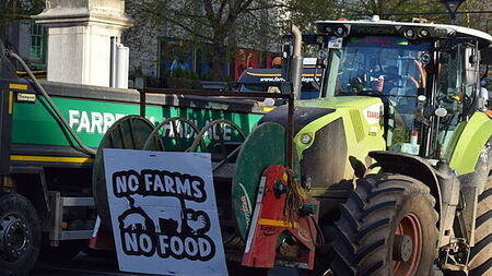 Dáil prepares for motion of no confidence in the Government