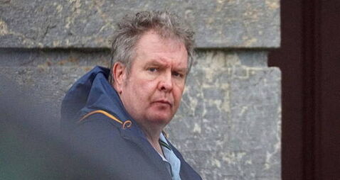 Ex-Navy officer admits more child sex abuse material offences on bail Ex-Navy officer admits more child sex abuse material offences on bail